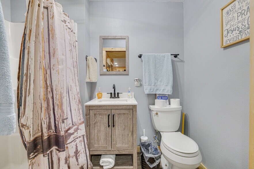 More Photos Of 714 N Saint Mary St, Pilot Knob Freestanding For Sale