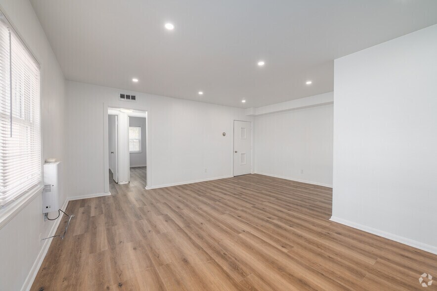 More Photos Of 20000 Van Aken Blvd, Shaker Heights Apartments For Sale