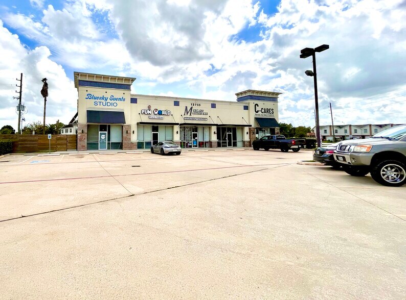 More Photos Of 12755 Walters Rd, Houston Storefront Retail Office For Lease