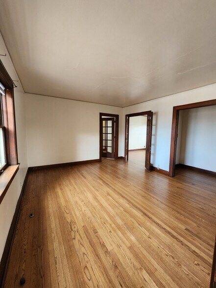 More Photos Of 255 Oakland Ave, Council Bluffs Apartments For Sale