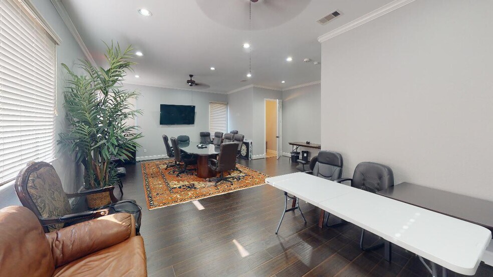 More Photos Of 5507 Louetta Rd, Spring Medical For Sale