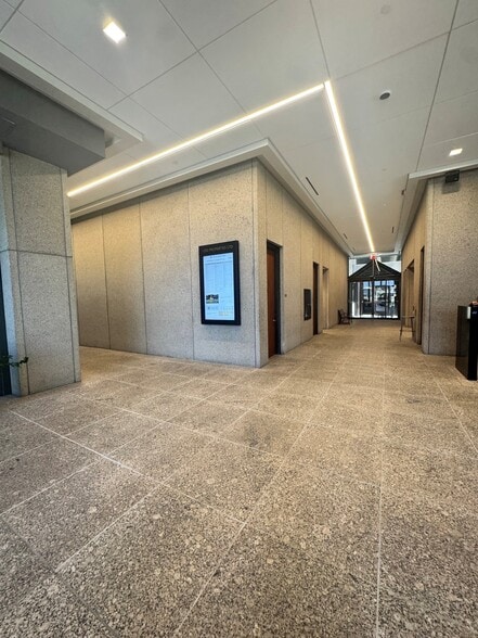 More Photos Of 1250 NE Loop 410, San Antonio Office For Lease