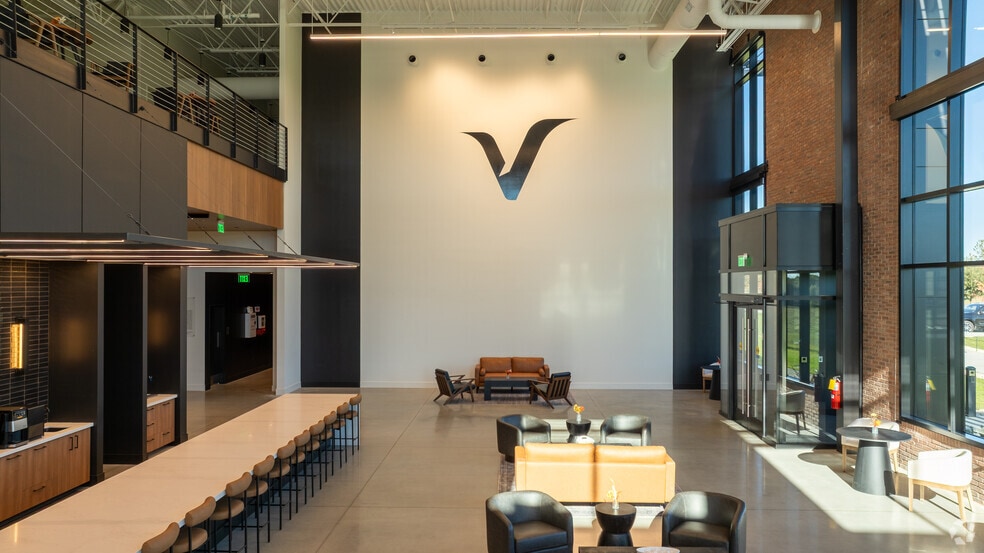 More Photos Of 110 Langtree Campus Dr, Mooresville Showroom For Lease