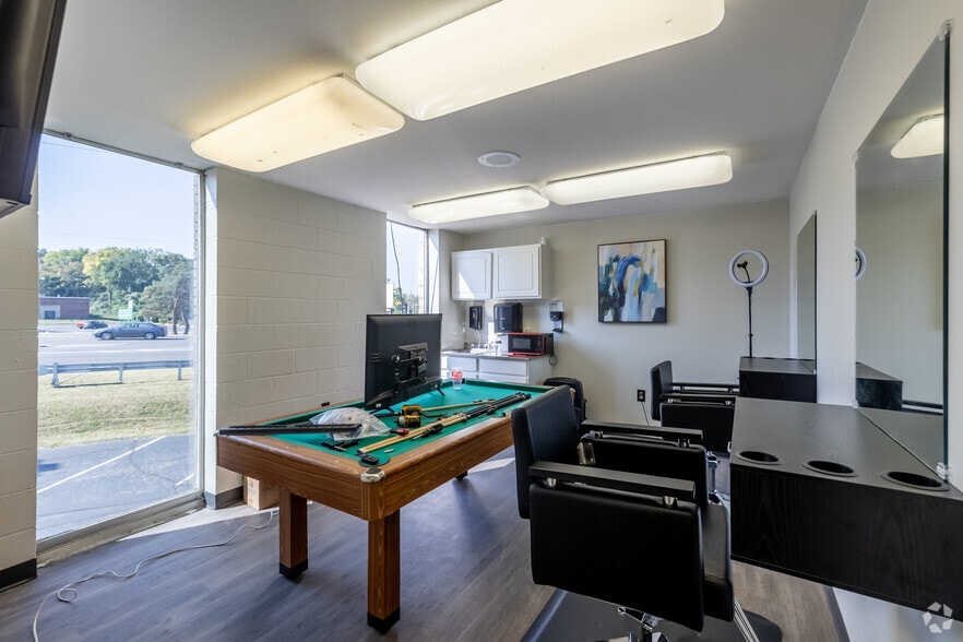 More Photos Of 1240 E Main St, Springfield Loft Creative Space For Sale