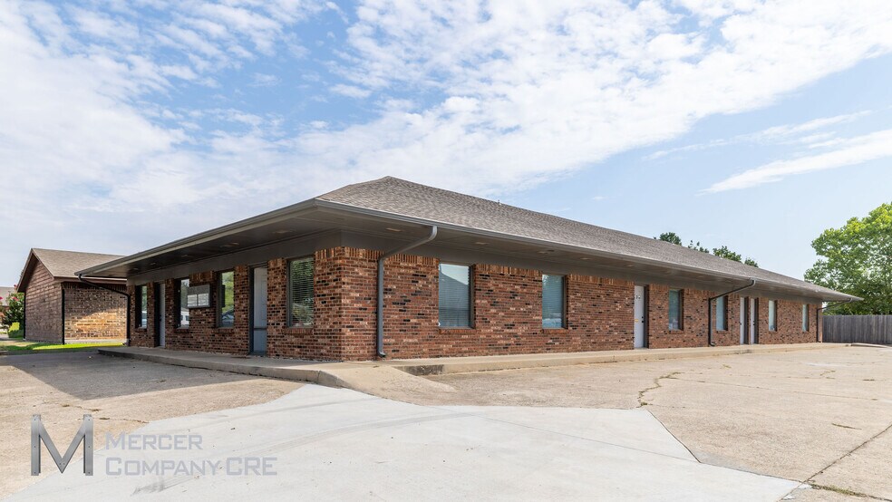 More Photos Of 10316 Greenbriar Pl, Oklahoma City Office For Sale