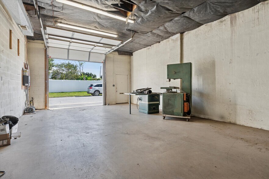 More Photos Of 101 Hawley St, Wilmington Warehouse For Lease