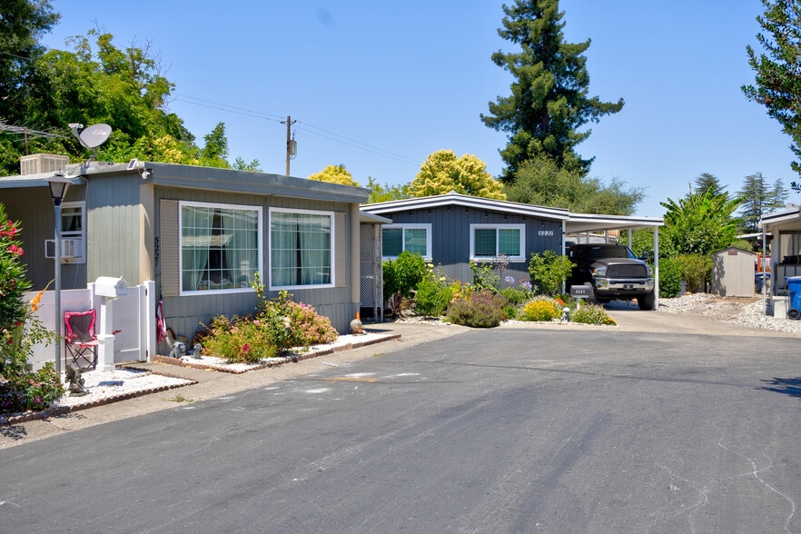 More Photos Of 5250 Whispering Creek Dr, Santa Rosa Manufactured Housing Mobile Home Park For Sale
