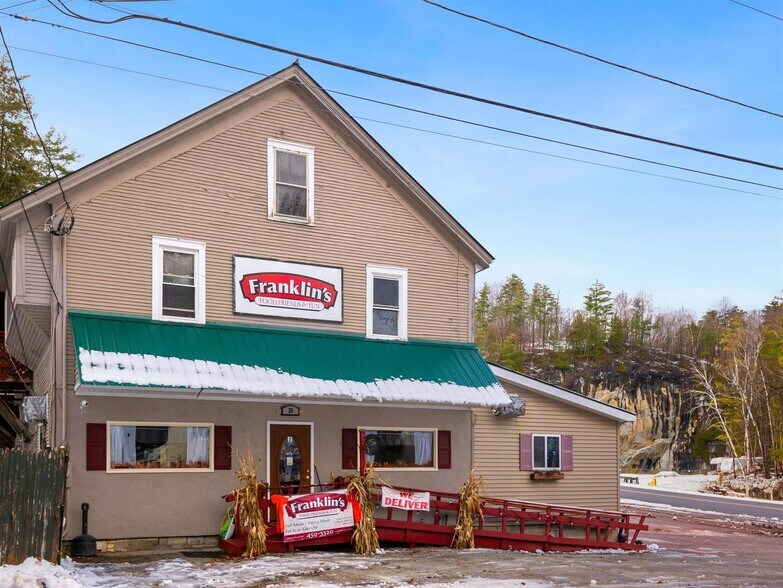 More Photos Of 25 North St, Proctor Restaurant For Sale