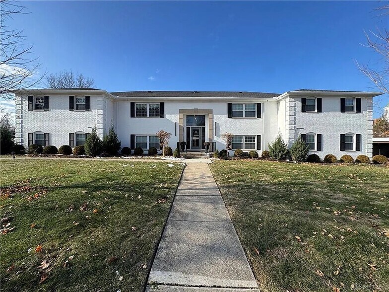 Primary Photo Of 30 Poinciana Dr, Dayton Apartments For Sale