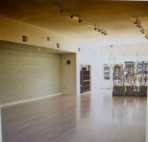 More Photos Of 515 S Main St, Memphis Storefront For Lease