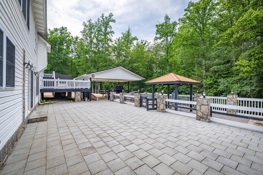 More Photos Of 200 Little Acres Dr, Marion Specialty For Sale