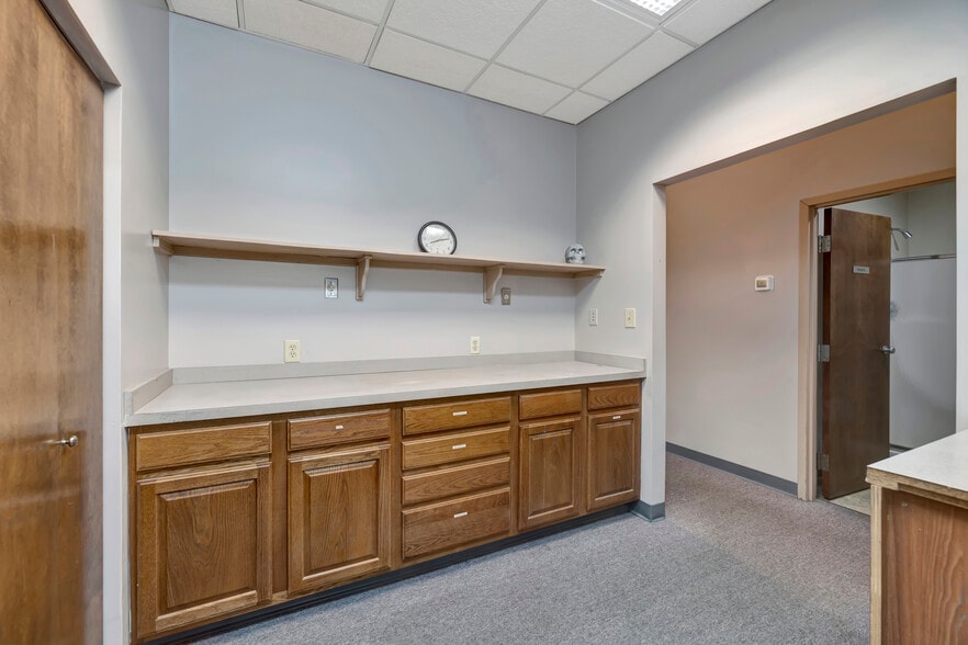 More Photos Of 101 N Gray Ave, Wilmington Medical For Sale