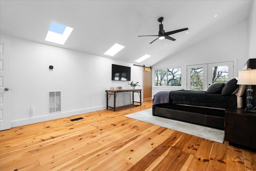 More Photos Of 14519 Fitzhugh Rd, Austin Specialty For Sale