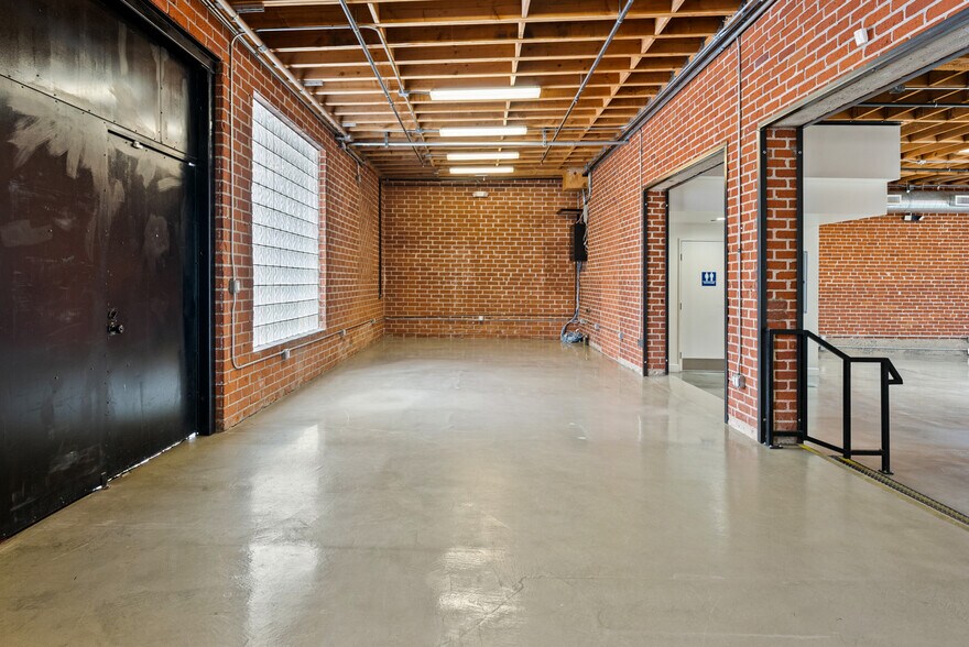 More Photos Of 9018-9022 W Olympic Blvd, Beverly Hills Storefront Retail Office For Sale