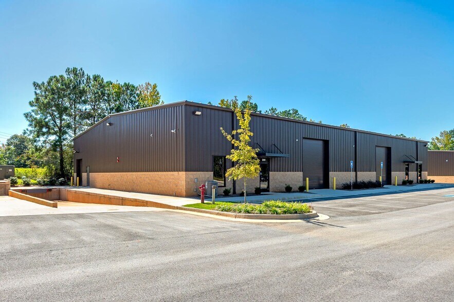 Primary Photo Of 200 Charles Ct, McDonough Warehouse For Lease