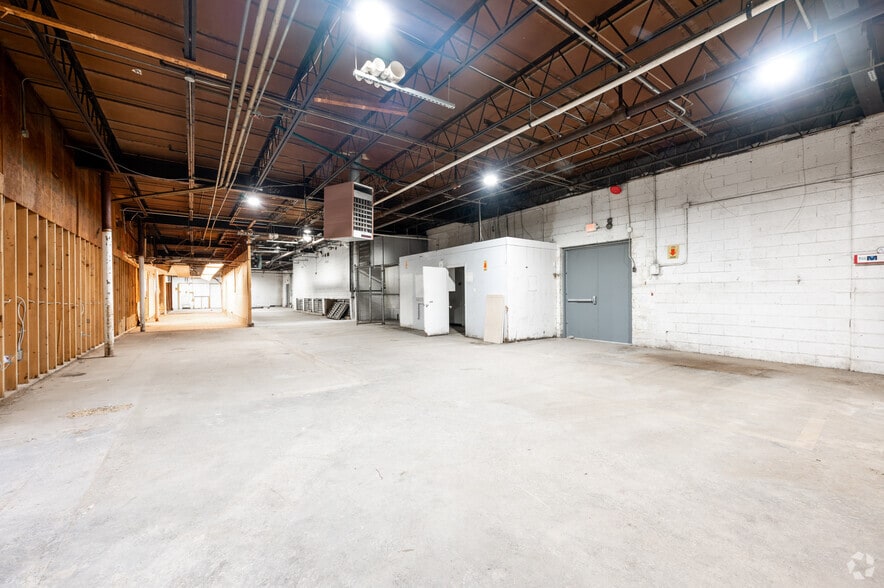 More Photos Of 2802 N Lafayette Rd, Indianapolis Unknown For Lease