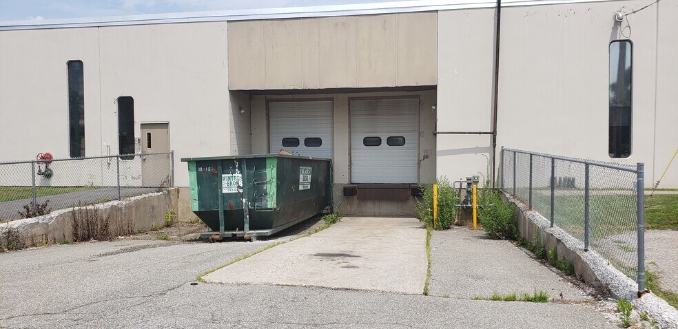 More Photos Of 80 Pickett District Rd, New Milford Manufacturing For Lease