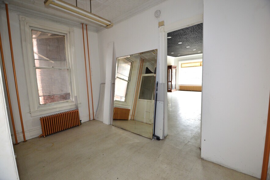More Photos Of 241 N 7th St, Allentown Storefront Retail Office For Lease