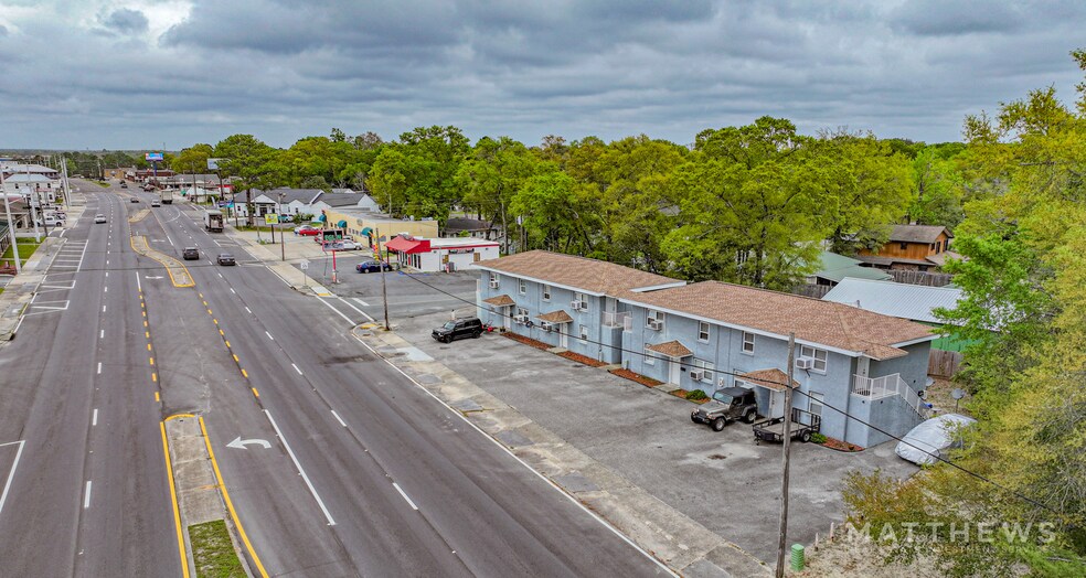 Primary Photo Of 150 S John Sims Pky, Valparaiso Apartments For Sale