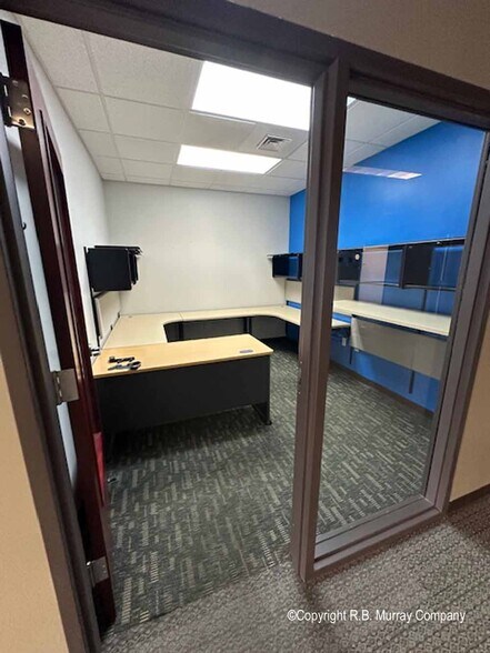 More Photos Of 1701 S Enterprise Ave, Springfield Office For Sale