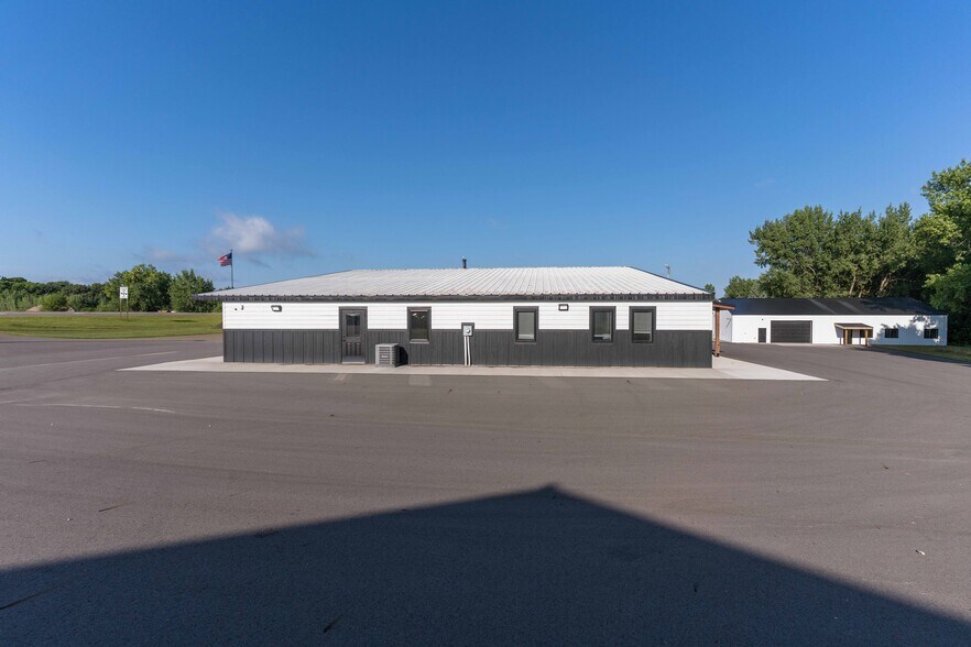 More Photos Of 3327 E Fir Ave, Fergus Falls Industrial For Sale