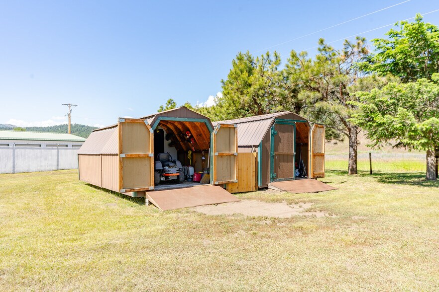 More Photos Of 8 W Curlew Lake Rd, Republic Self Storage For Sale