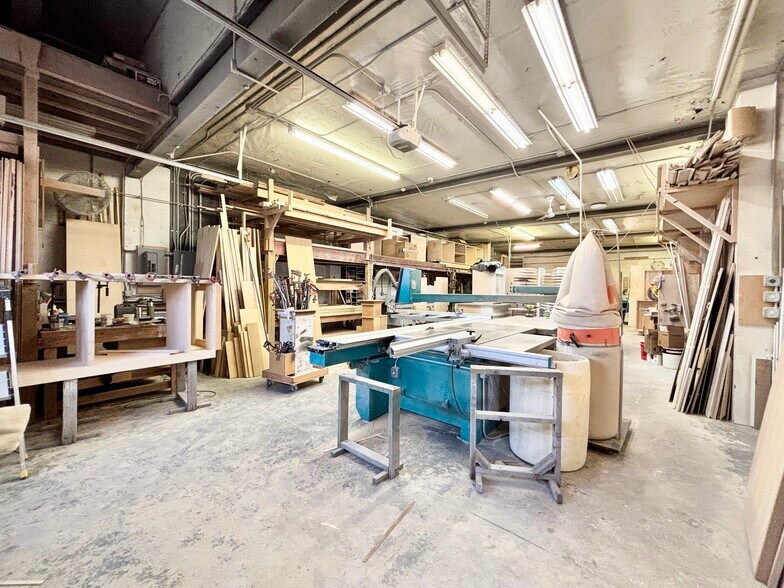 More Photos Of 34 Baxter Ave, Stamford Warehouse For Sale