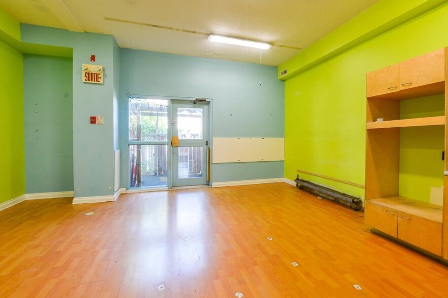 More Photos Of 6490-6498 Rue Beaubien E, Montréal Storefront Retail Office For Lease