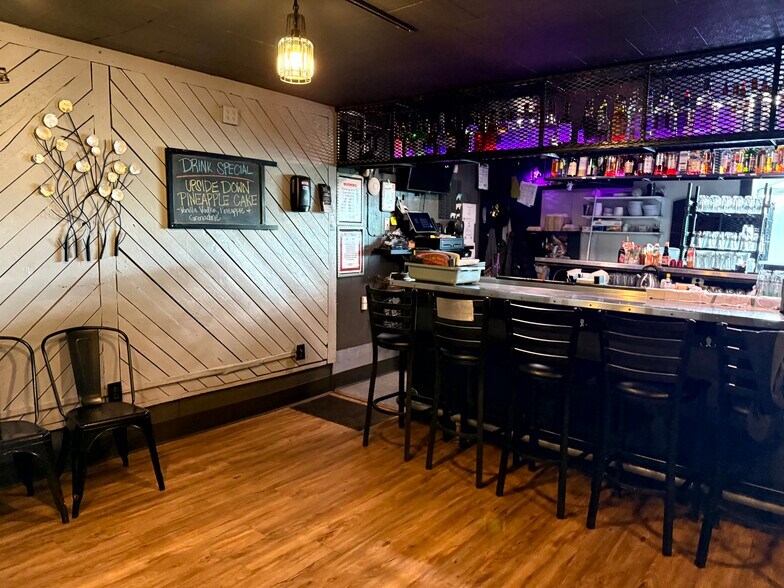 More Photos Of 453 E Pioneer Ave, Homer Bar For Sale