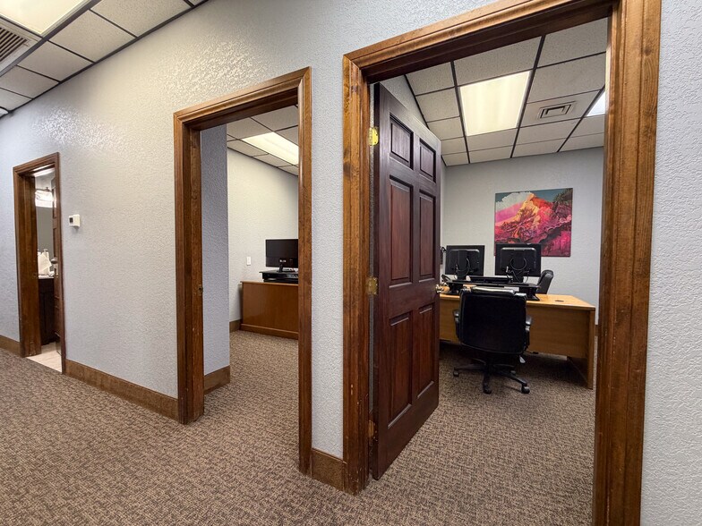 More Photos Of 601 S Rancho Dr, Las Vegas Medical For Sale