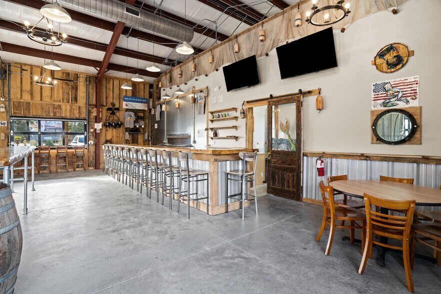More Photos Of 4810 Long Beach Rd SE, Southport General Retail For Sale