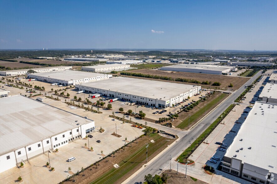 More Photos Of 17745 Lookout Rd, Schertz Unknown For Lease