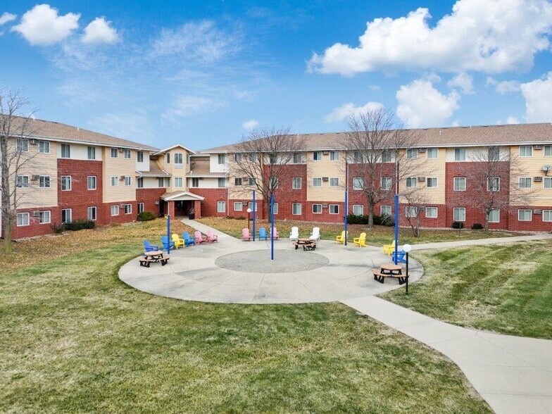 More Photos Of 2030 S Dmacc Blvd, Ankeny Apartments For Sale