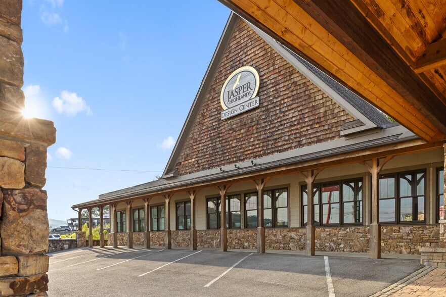 More Photos Of 104 Battle Creek, South Pittsburg Medical For Sale