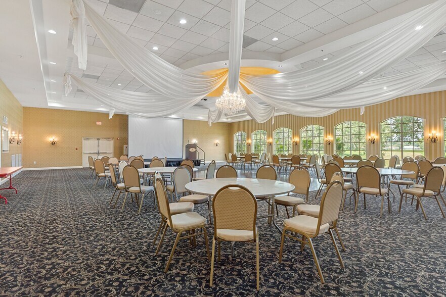 More Photos Of 4550 Golf Club Ln, Spring Hill Golf Course Driving Range For Sale