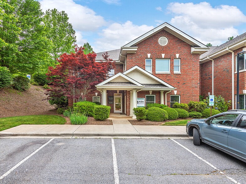 Primary Photo Of 2 Walden Ridge Dr, Asheville Medical For Lease