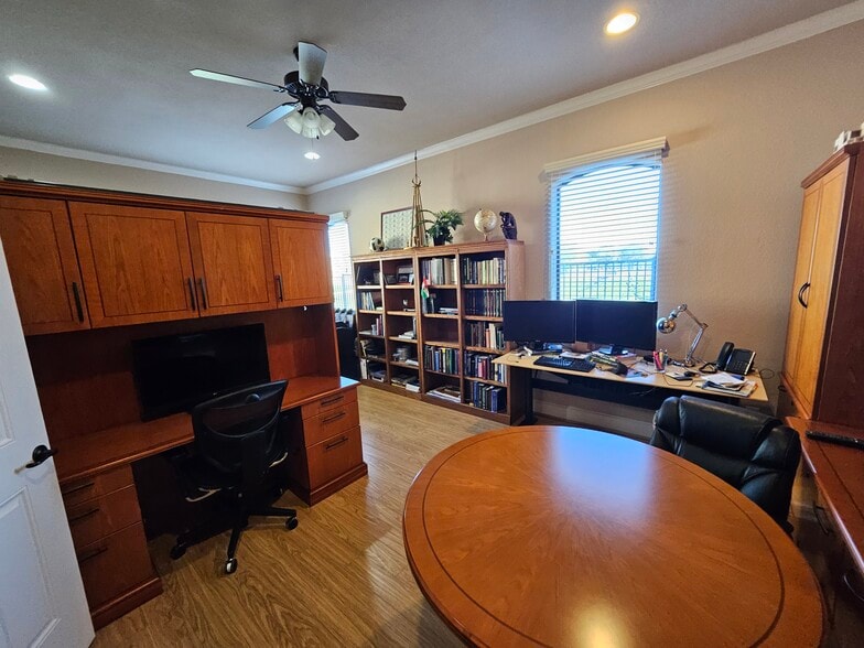 More Photos Of 1806 Snake River Rd, Katy Medical For Sale