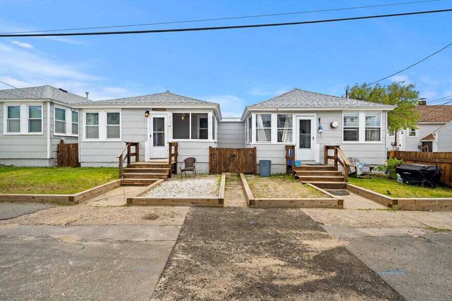 Primary Photo Of 14 Vermont St, Salisbury Multifamily For Sale