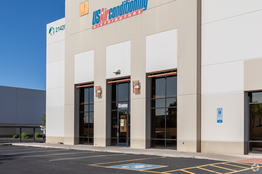 More Photos Of 21420 N 15th Ln, Phoenix Warehouse For Lease