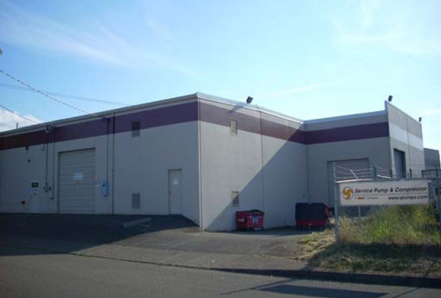 More Photos Of 709 N Columbia Blvd, Portland Warehouse For Sale