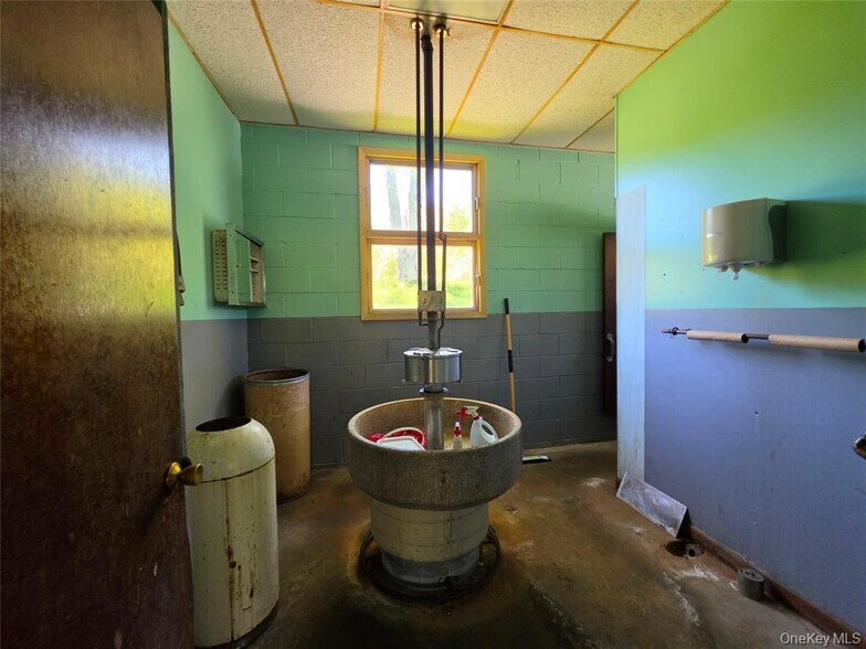 More Photos Of 295 Jeffersonville North Branch Rd, Jeffersonville Industrial For Sale