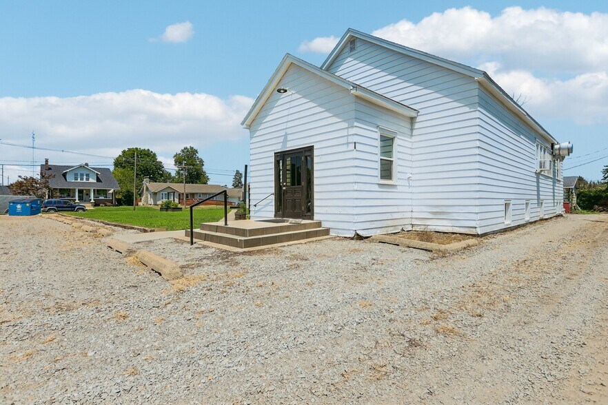 More Photos Of 206 W Spruce St, Gillespie Religious Facility For Sale