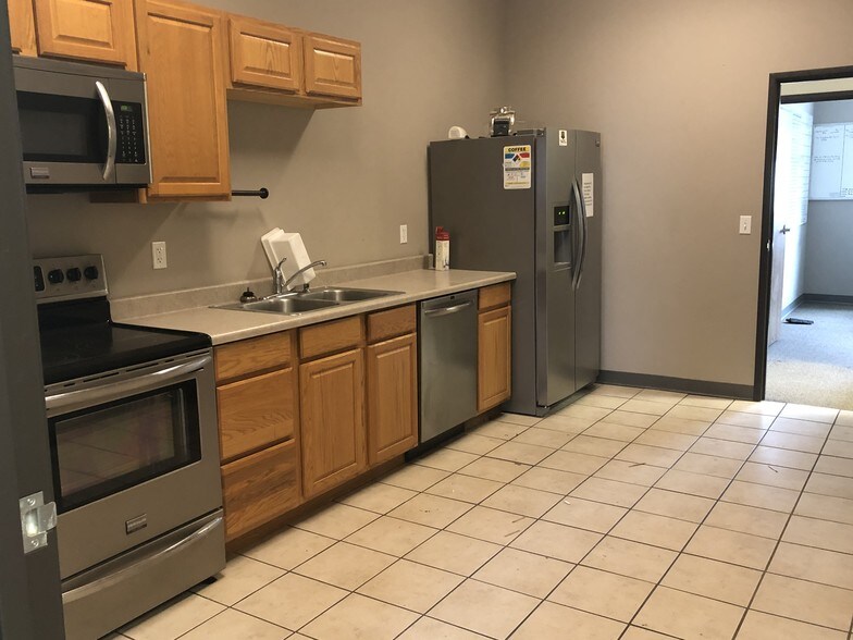 More Photos Of 14195 Highway 2, Williston Warehouse For Sale