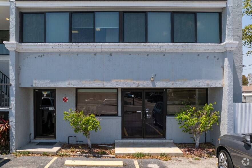 More Photos Of 4712 SE 15th Ave, Cape Coral Office For Sale