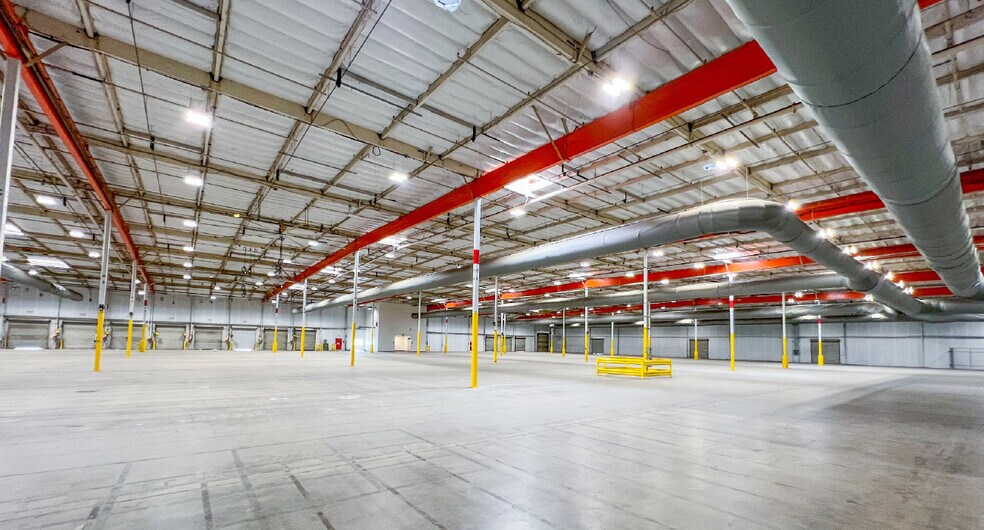 More Photos Of 2325 S Cedar Ave, Fresno Warehouse For Lease