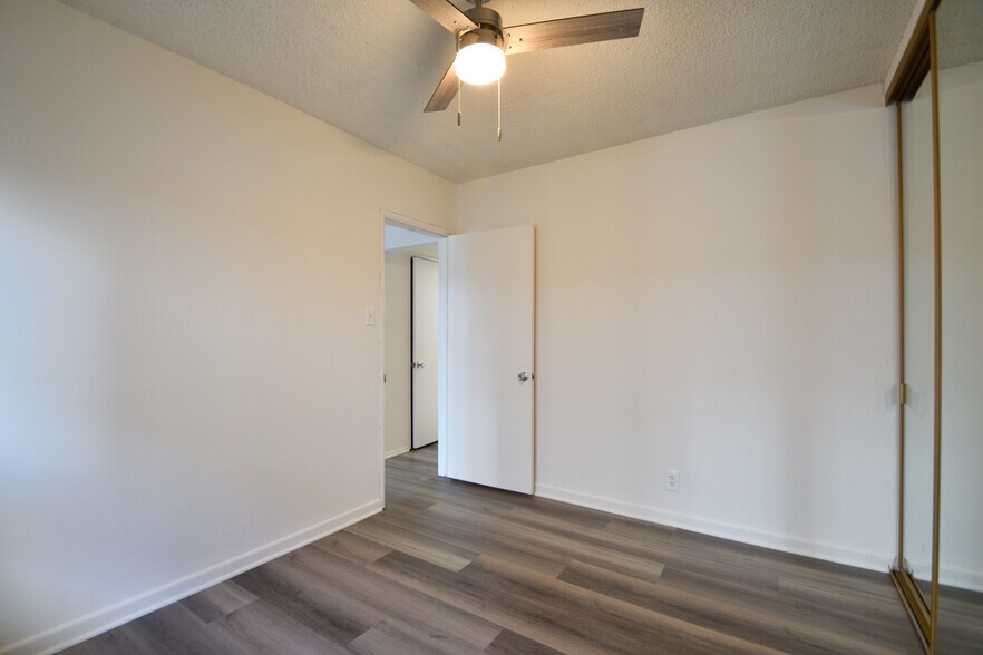 More Photos Of 1818-1820 12th St, Manhattan Beach Apartments For Sale