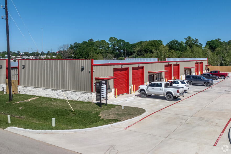 Primary Photo Of 28215 Vallie St, Pinehurst Distribution For Lease