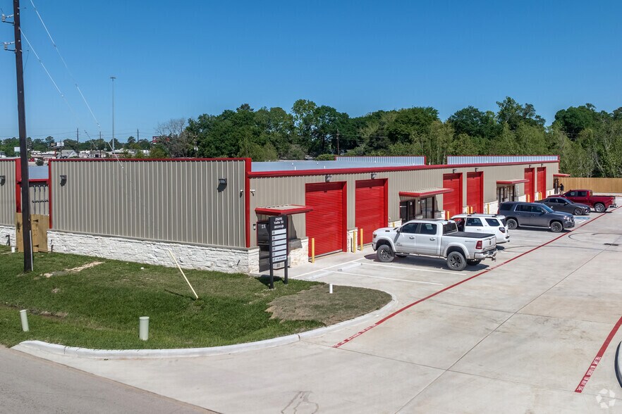 More Photos Of 28215 Vallie St, Pinehurst Warehouse For Lease