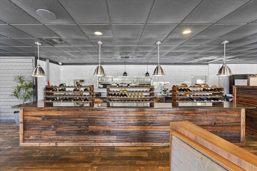 More Photos Of 4000 Fort Campbell Blvd, Hopkinsville Restaurant For Sale