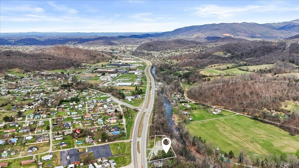 More Photos Of 3861 Highway 19 E, Elizabethton Office For Sale